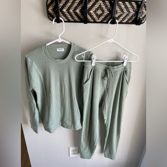 Tommy John Women’s Brushed Ribbed Jogger Lounge Set - Sage Green - Small - NWT - Picture 14 of 14